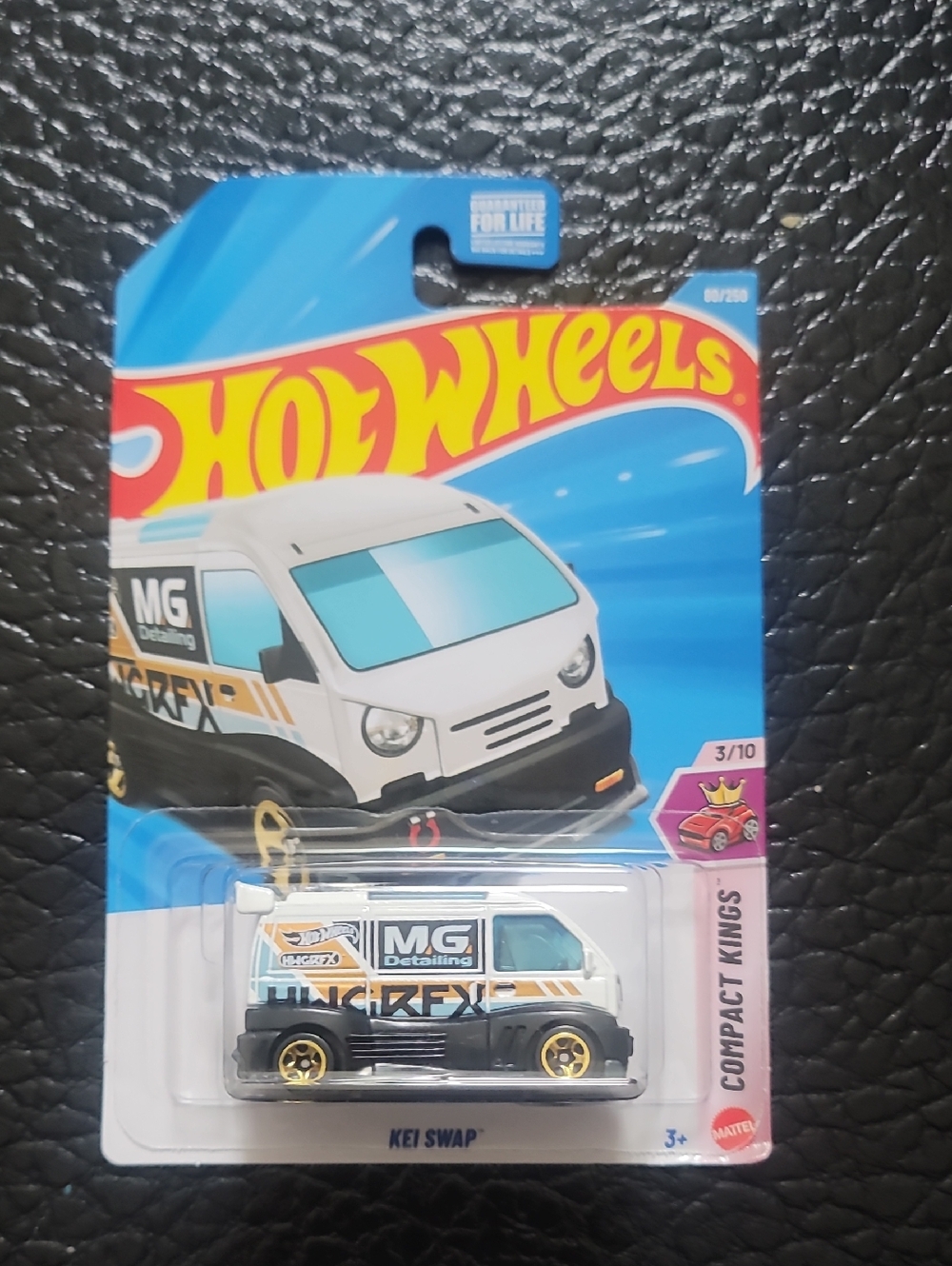 Mattel Hot Wheels Compact Kings MG Detailing White, Black Gold Swap Diecast Van